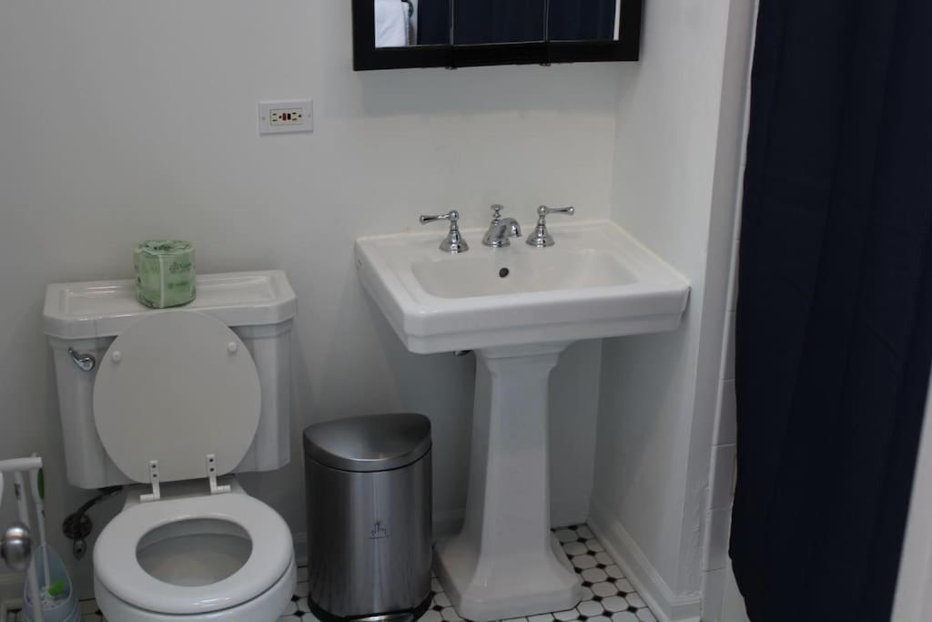 Lincoln Park Living - 3 Queen Beds - Sleeps 6 Чикаго Екстериор снимка