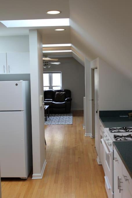 Lincoln Park Living - 3 Queen Beds - Sleeps 6 Чикаго Екстериор снимка